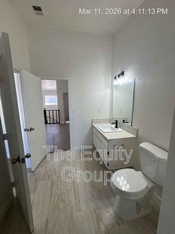 Building Photo - 1942 E Woodsville Ct