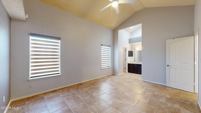 Building Photo - 7580 Plaza Taurina Dr