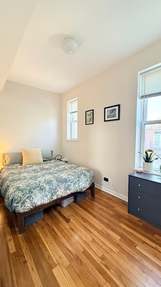 Building Photo - 2246 W Armitage Ave