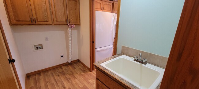 Building Photo - HUGE!  4 Bed Family Home in Mead Available...