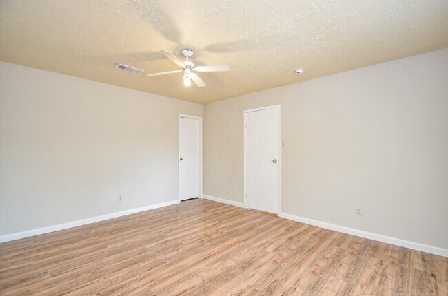 Building Photo - 7623 Kite Hill Dr