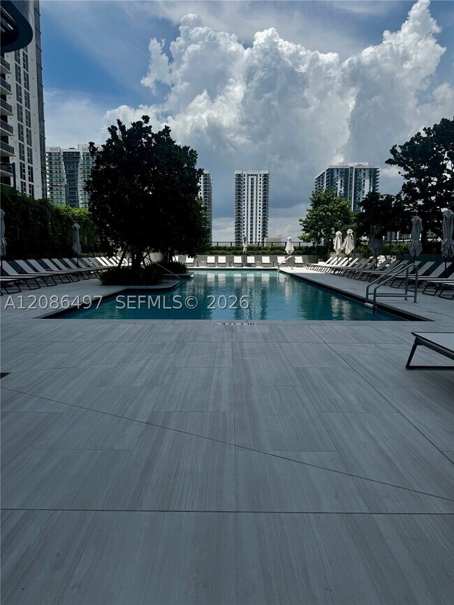 Building Photo - 1400 Biscayne Blvd