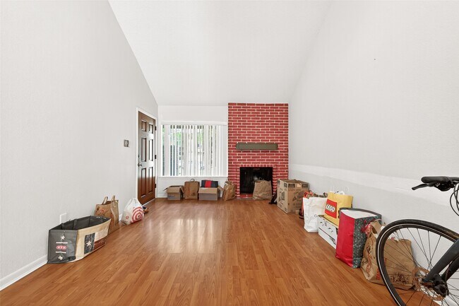 Building Photo - 11677 Village Pl Dr