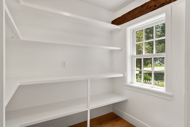 Building Photo - 157 Farm Rd