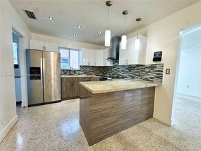 Building Photo - 250 Beacom Blvd