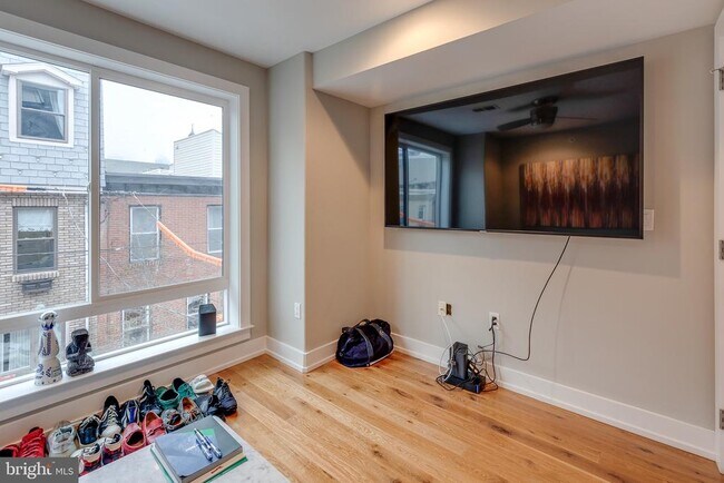 Building Photo - 2022 Kimball St