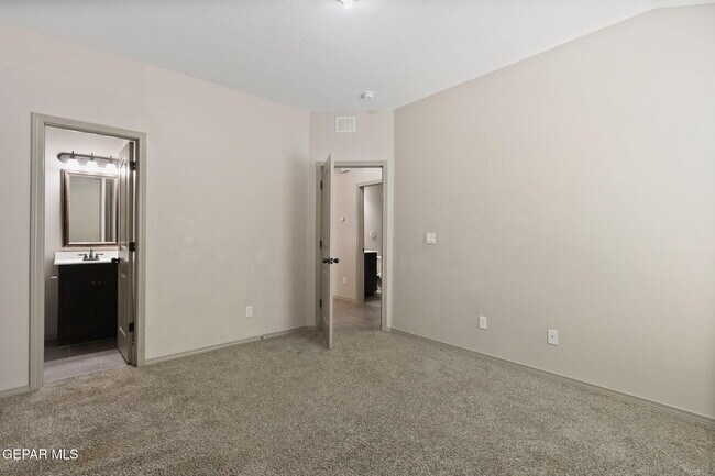 Building Photo - 14916 Tierra Coruna Ave