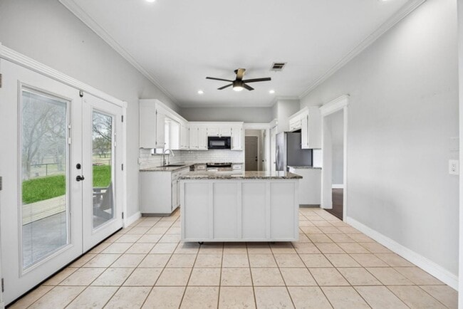 Building Photo - Stunning 4 bedroom 3.5 bath with office that sits on 1.5 acres in ALEDO ISD