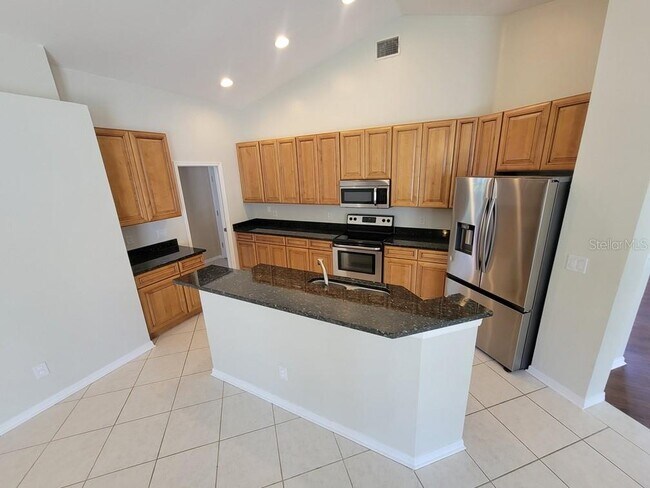Building Photo - 7916 Roundelay Dr