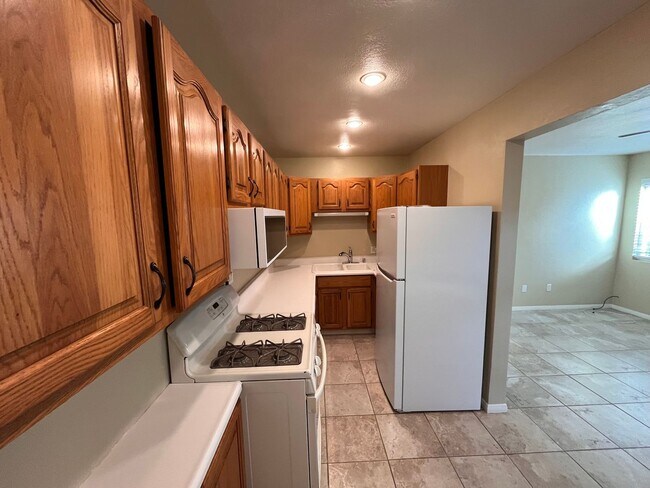 Building Photo - kl303r