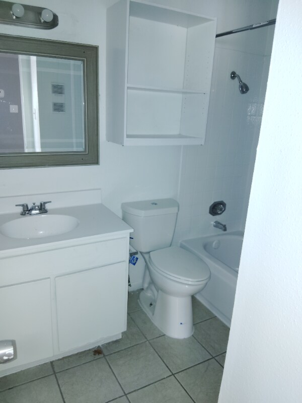 Building Photo - 10110 Forum Park Dr