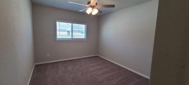 Building Photo - 3537 Brentwood Dr