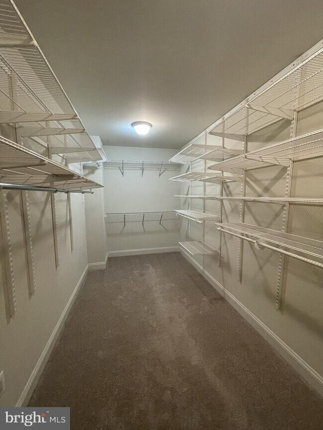 Building Photo - 20077 Inverness Square