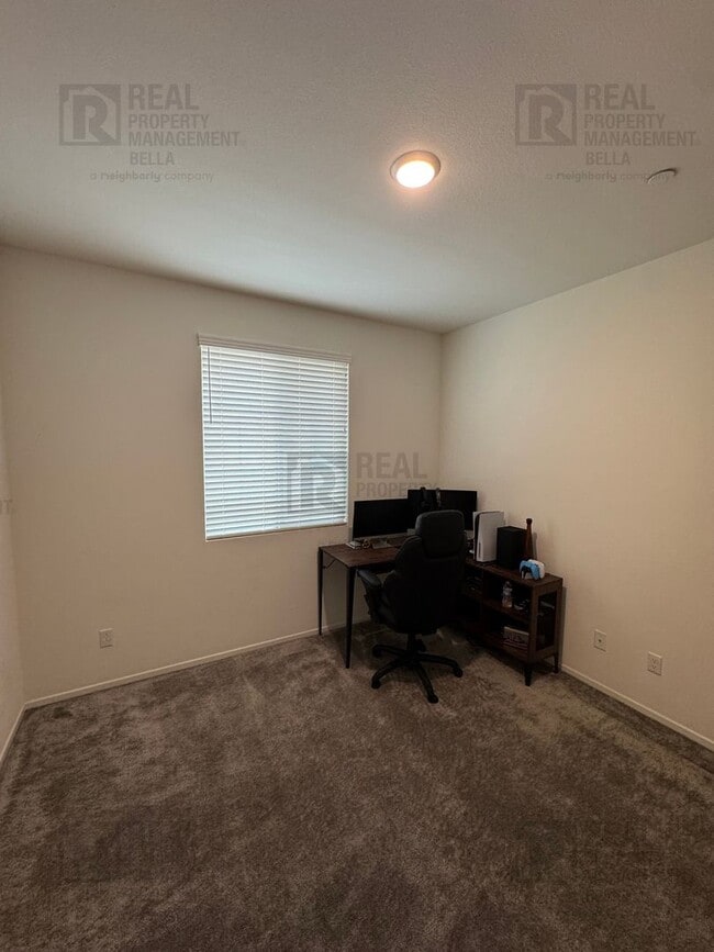 Building Photo - Beautiful 3 Bed, 2 Bath Single-Story Home in McSweeny Farms with Open-Concept Living