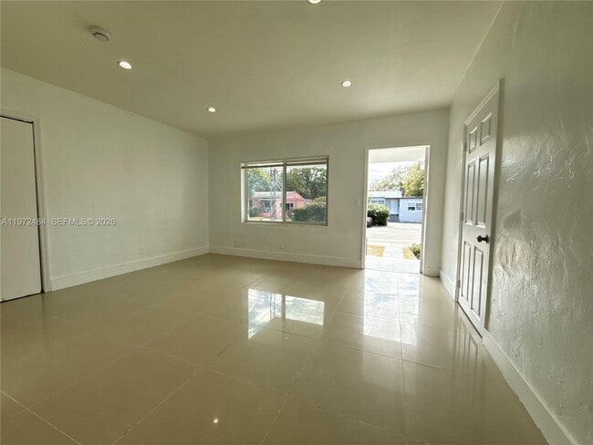 Building Photo - 911 NW 57th St