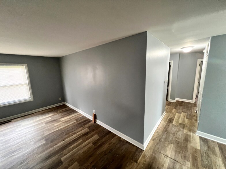 Building Photo - 21712 Gailine Ave