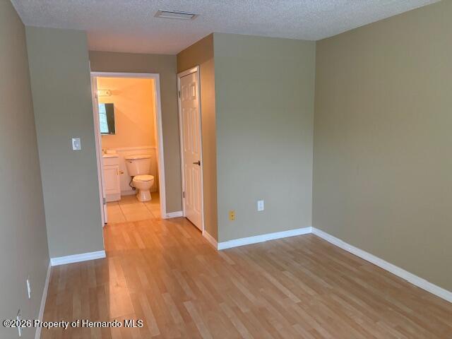 Building Photo - 6165 Chesham Dr