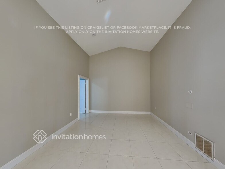 Building Photo - 2202 Curtis Dr N