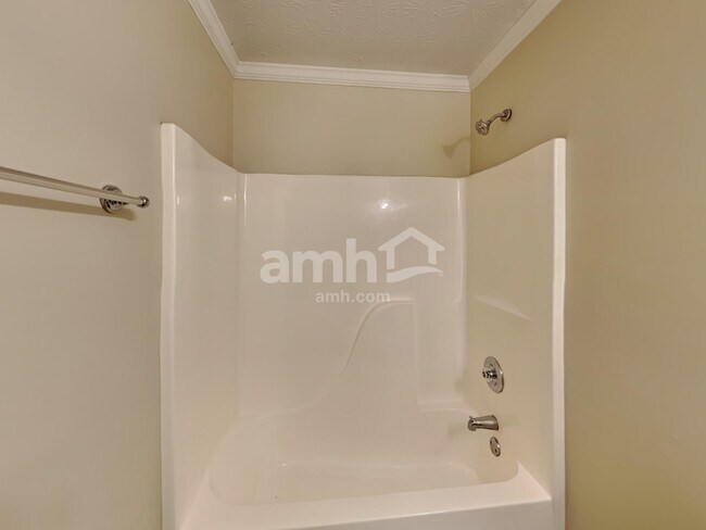 Building Photo - 3740 Scotland Ln SW