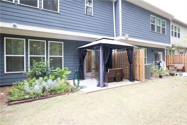 Building Photo - 525 Duval Dr