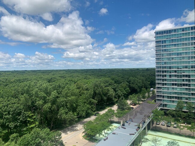Building Photo - 9655 Woods Dr