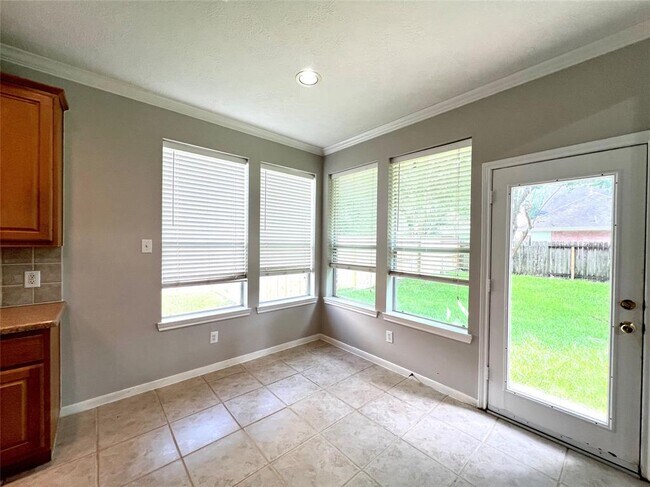 Building Photo - 22511 Parkvine Ln