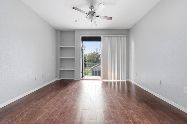 Building Photo - 5507 Legacy Crescent Pl