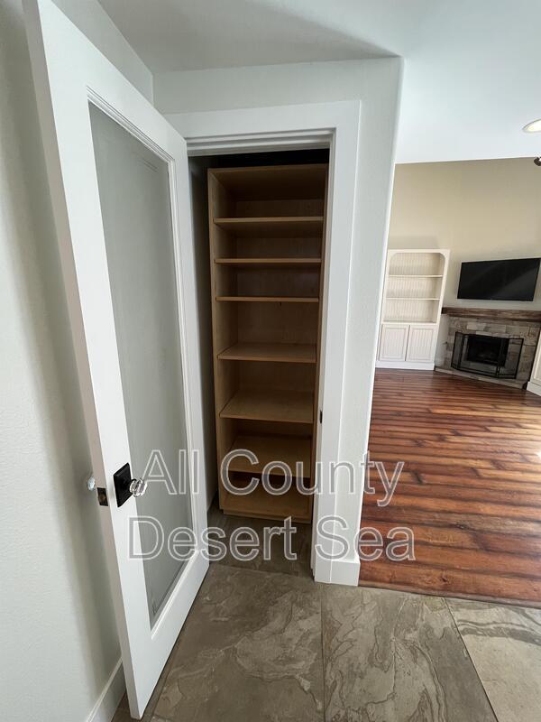 Building Photo - 1103 Sandi Ln