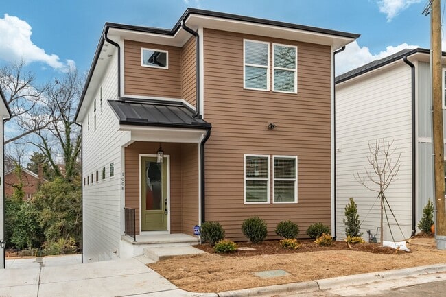 Building Photo - Beautiful 4-bedroom, 4-bathroom Custom Home Durham, NC