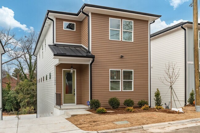 Building Photo - HALF-OFF 1ST MONTHS RENT for Beautiful Custom Home in Durham