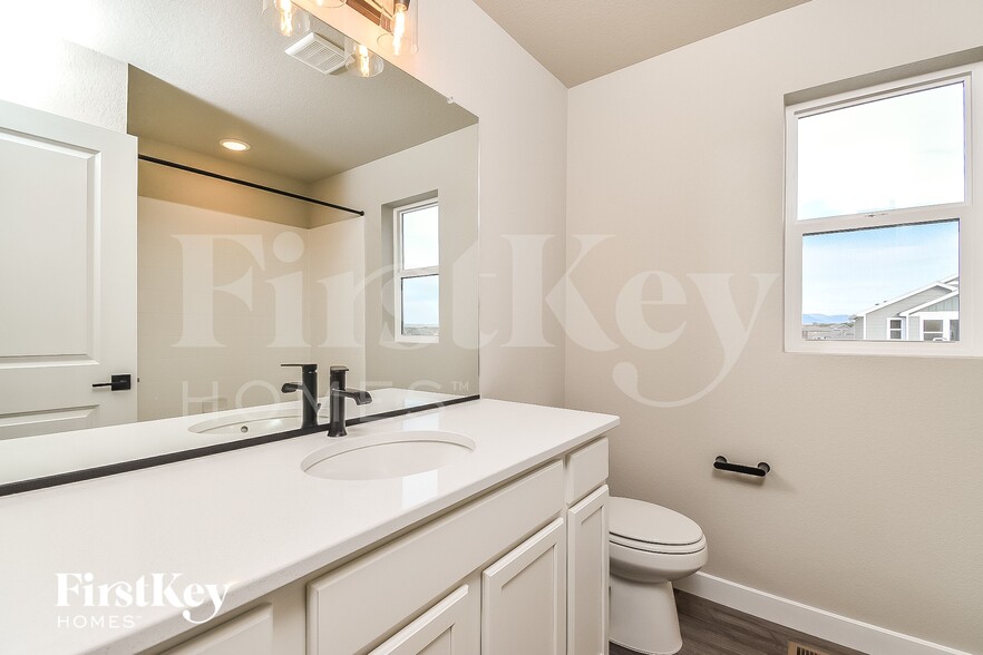 Building Photo - 10189 Luneth Dr