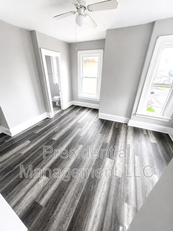 Building Photo - 74 Holmes Ave