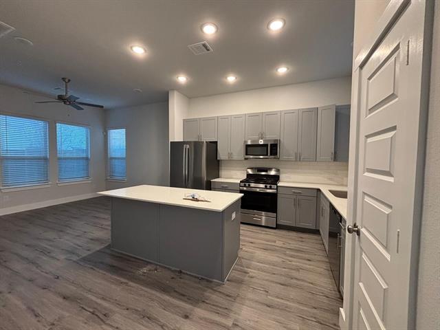 Building Photo - 825 W Mayfield Rd