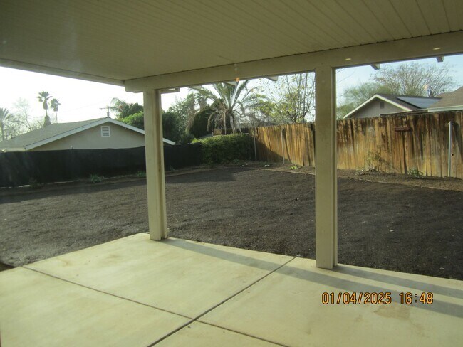 Building Photo - Immaculate 3 bedroom Home University Highlands Riverside