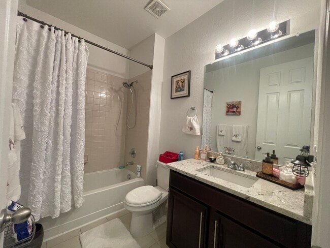 Building Photo - Beautiful Fully Furnished Home