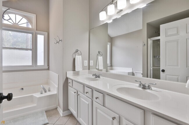 Building Photo - 503 Caxton Ct