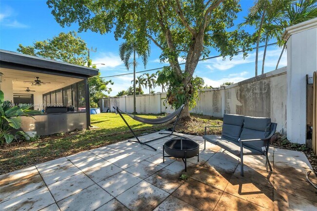 Building Photo - 7380 NW 44th Ct