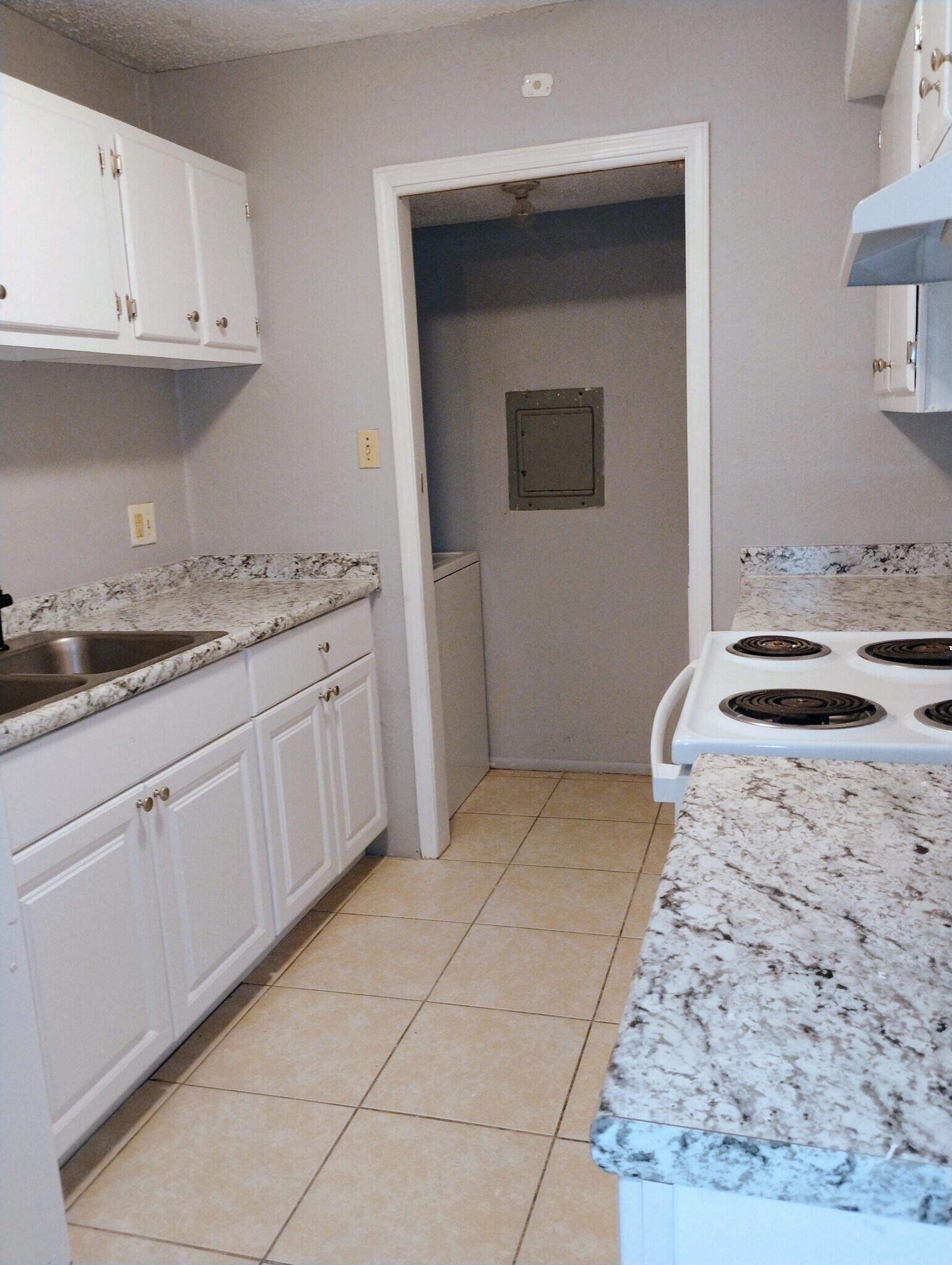 Building Photo - 5245 Kimberlin Ave