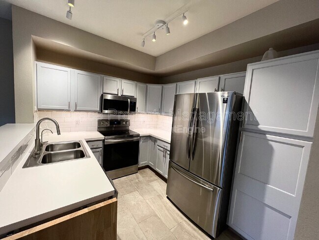 Building Photo - 8707 E Florida Ave