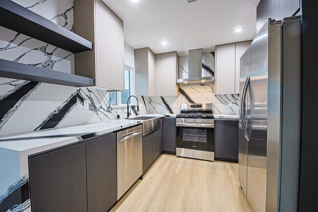 Building Photo - 4573 Triggs St