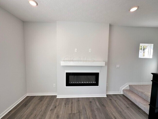 Building Photo - 199 Beaman Gates Dr SW
