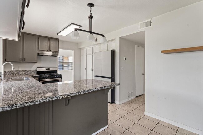 Building Photo - 24363 Comfort Ct