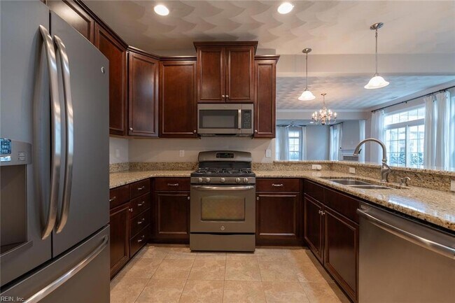 Building Photo - 5616 Memorial Dr