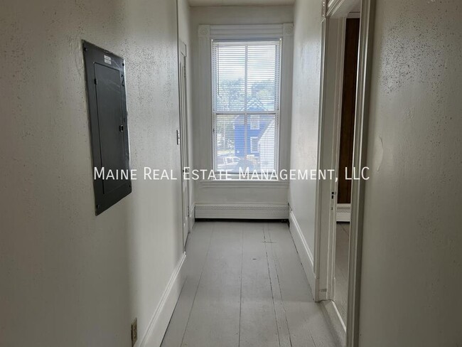 Building Photo - 53 Parker St