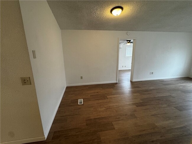 Building Photo - 1103 Copper Dr