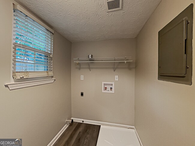 Building Photo - 800 Crab Orchard Dr