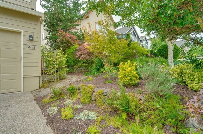 Building Photo - Stunning Bethany Home with 3,111 Sq Ft, Four Bedrooms + Dedicated Office & Covered Backyard Deck