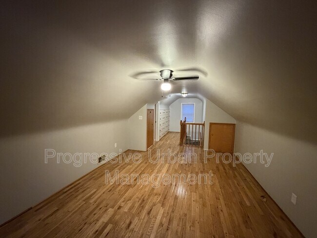 Building Photo - 380 E 260th St