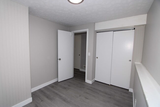Building Photo - Stunning Remodeled 4 Bed 2 Bath Home