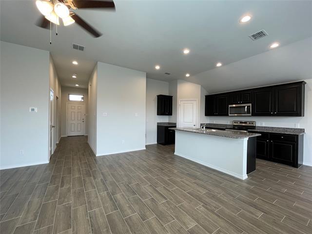 Building Photo - 5808 Utopia Dr